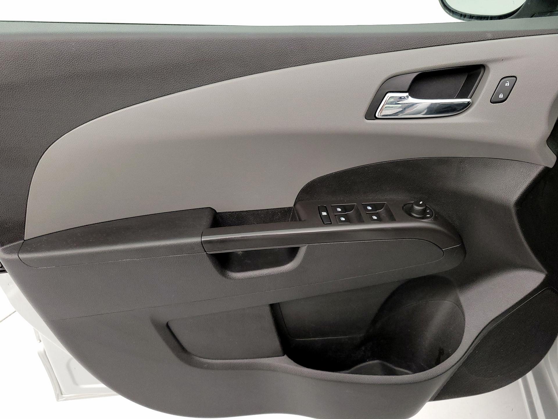 Thumbnail: 2014 Chevrolet Sonic - 12