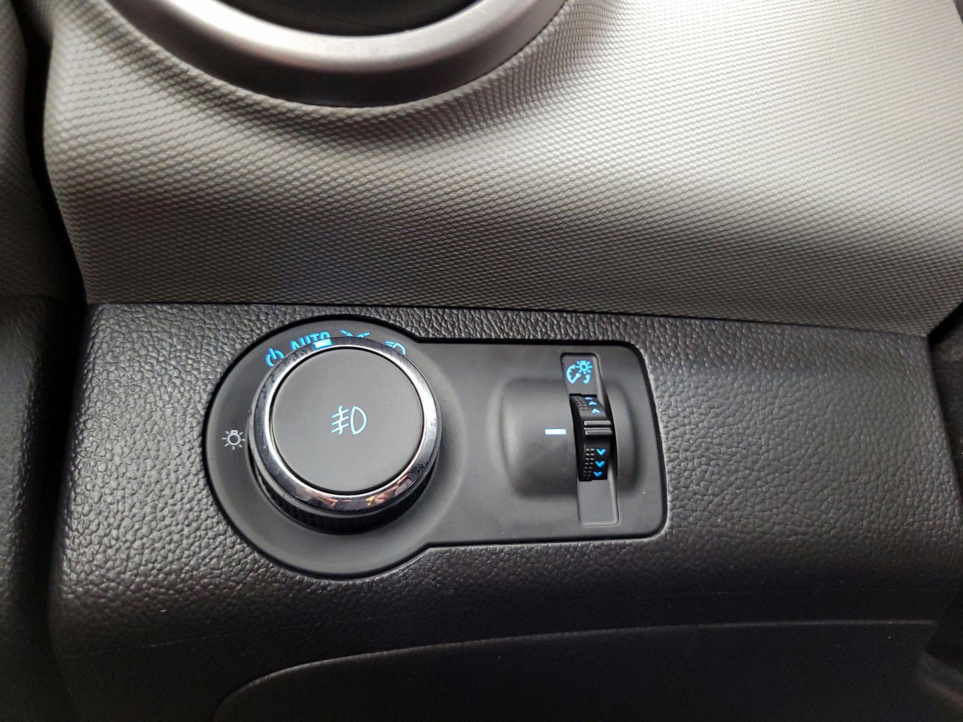 Thumbnail: 2014 Chevrolet Sonic - 13