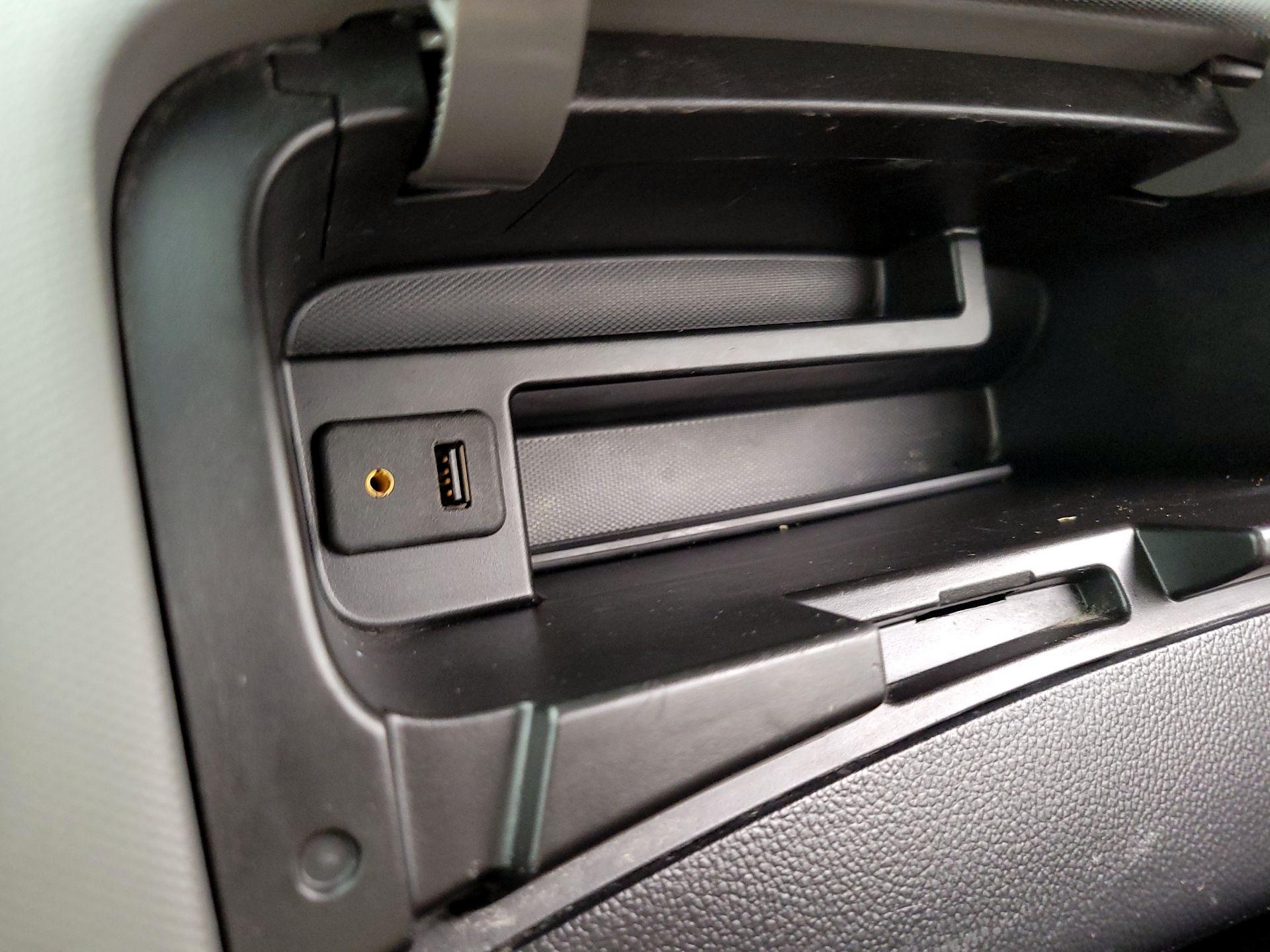 Thumbnail: 2014 Chevrolet Sonic - 18