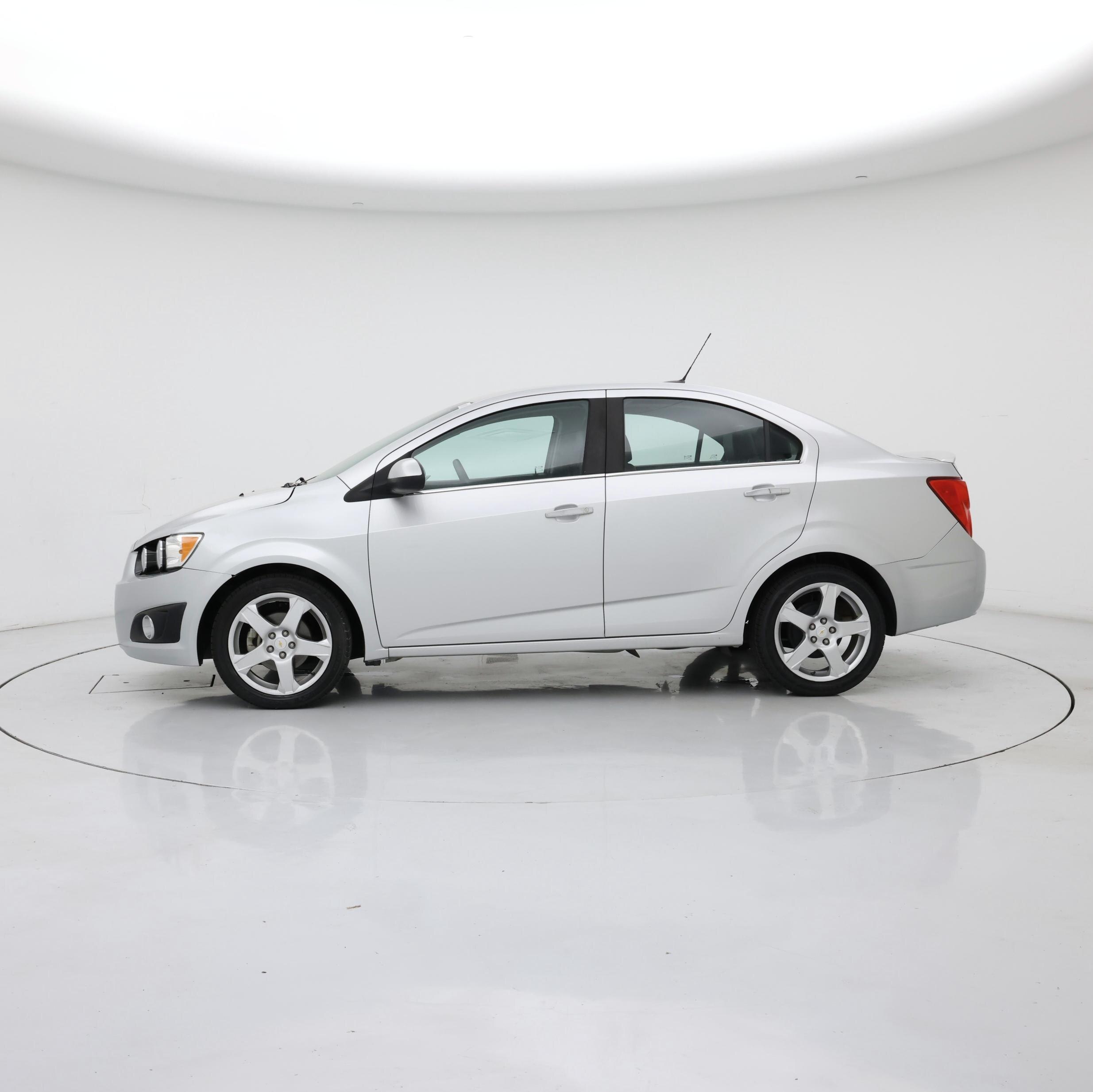 Thumbnail: 2014 Chevrolet Sonic - 3