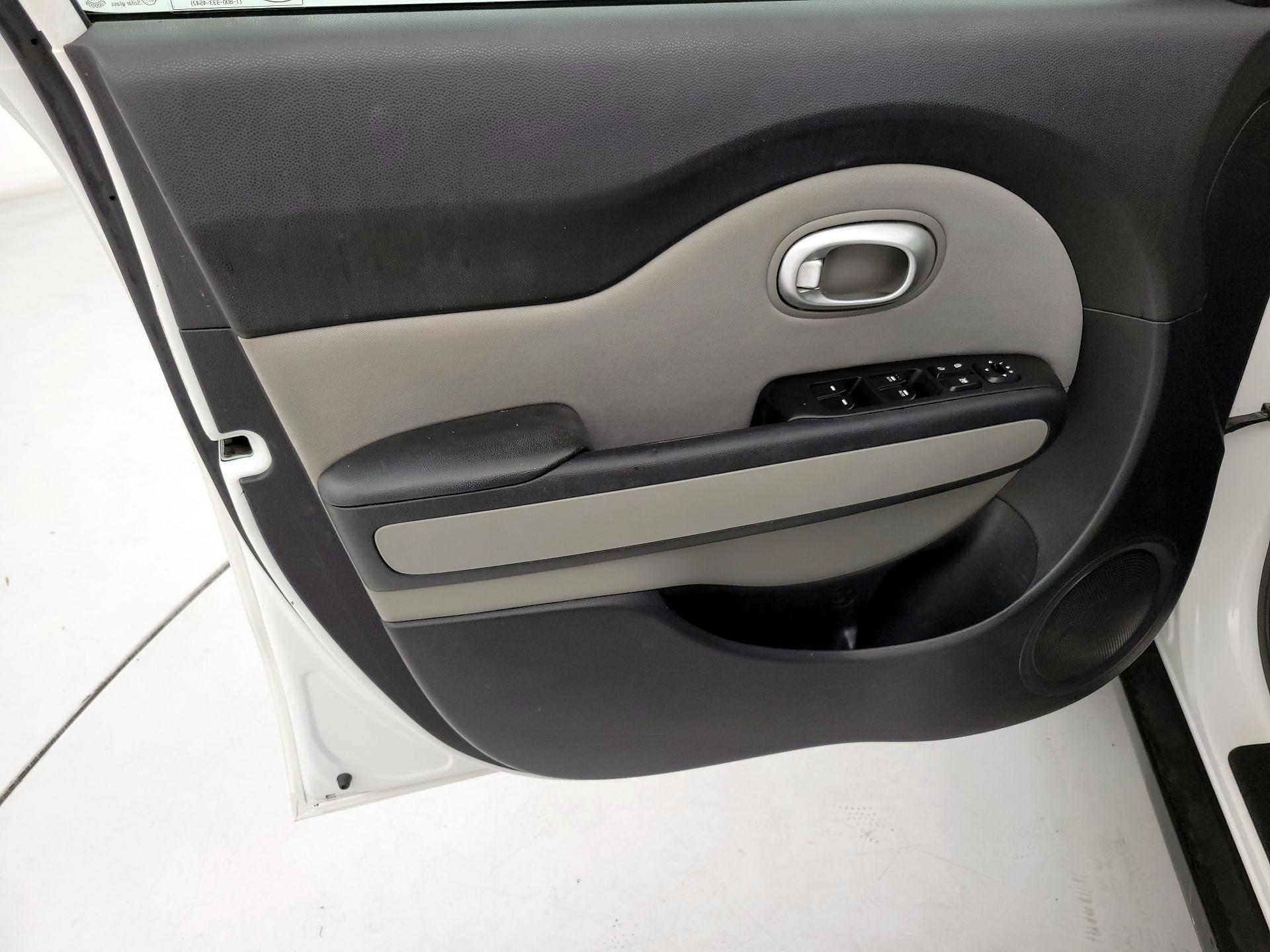 Thumbnail: 2015 Kia Soul - 12