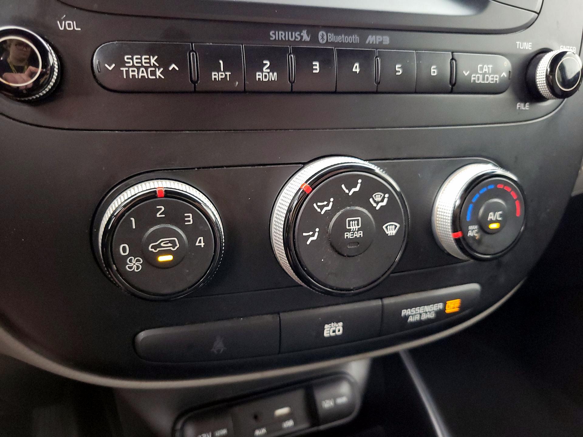 Thumbnail: 2015 Kia Soul - 15