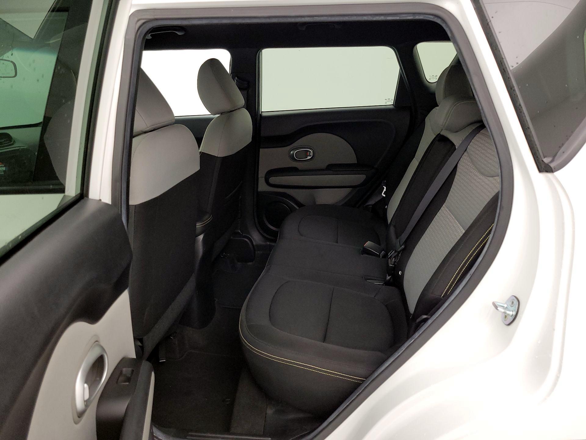 Thumbnail: 2015 Kia Soul - 18