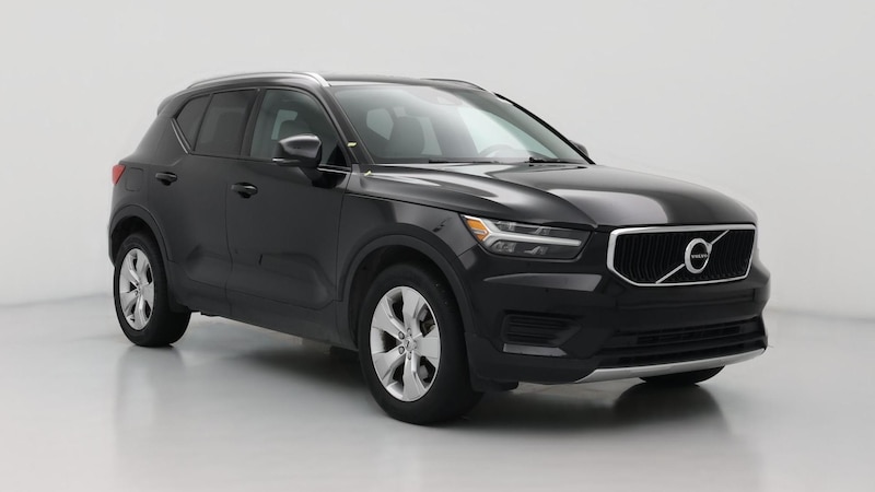 2020 Volvo XC40 T4 Momentum Hero Image