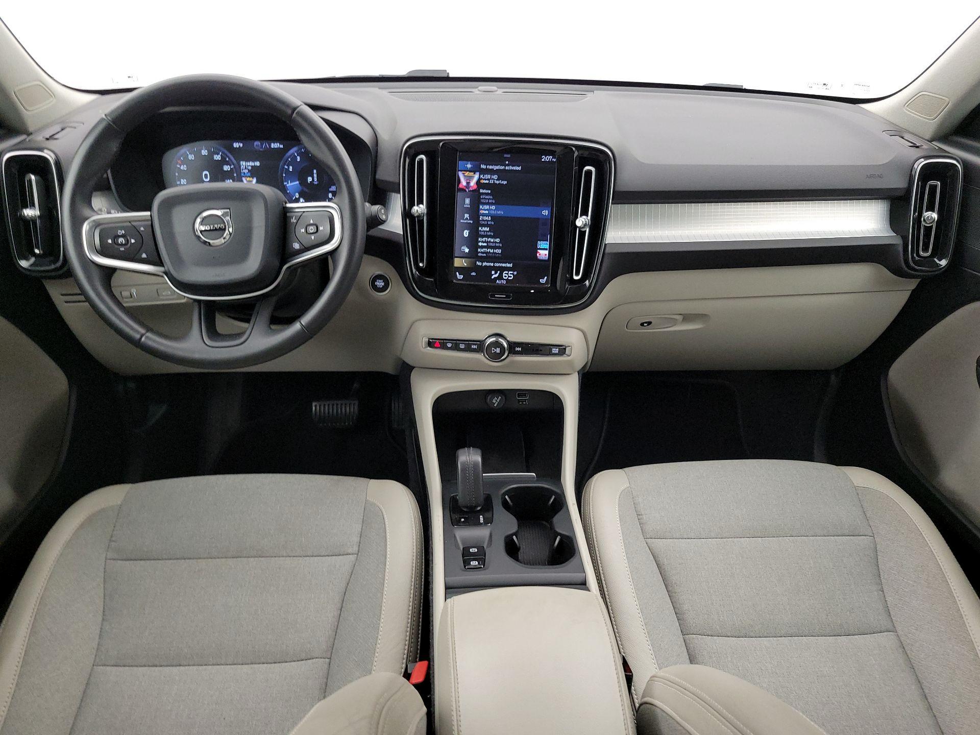 Thumbnail: 2020 Volvo XC40 - 9