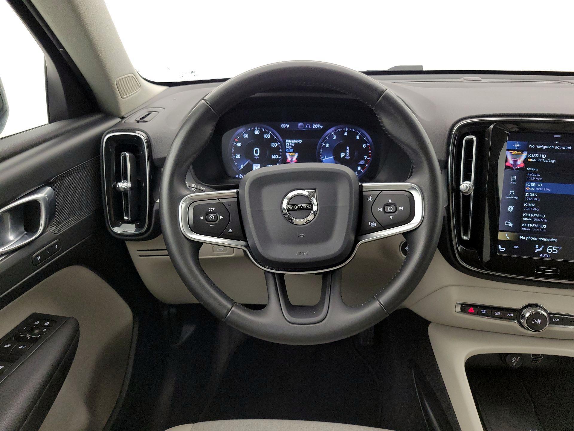Thumbnail: 2020 Volvo XC40 - 10