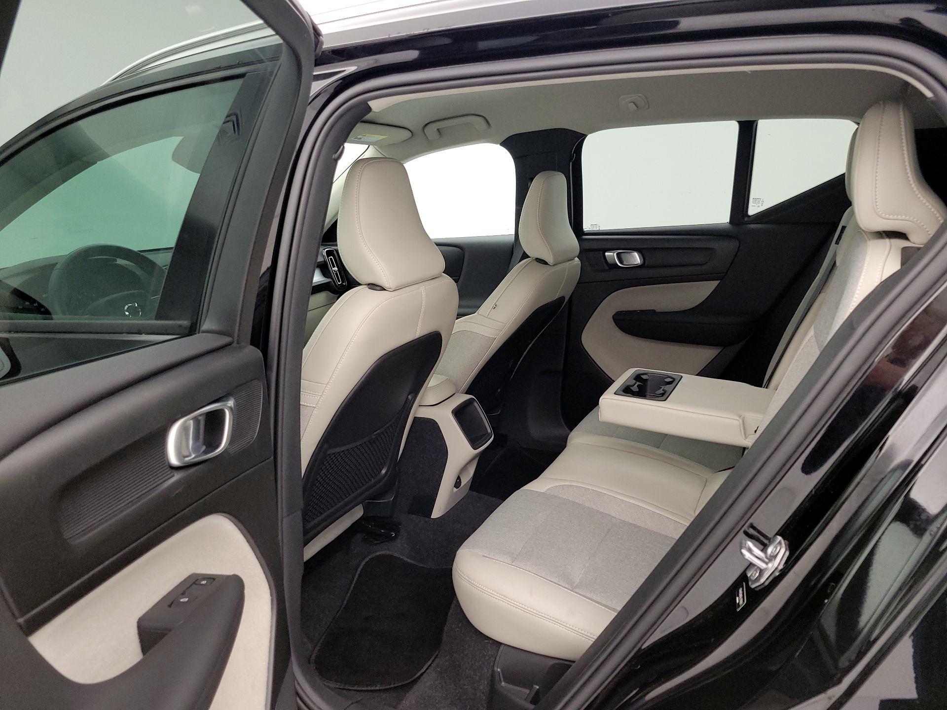 Thumbnail: 2020 Volvo XC40 - 19