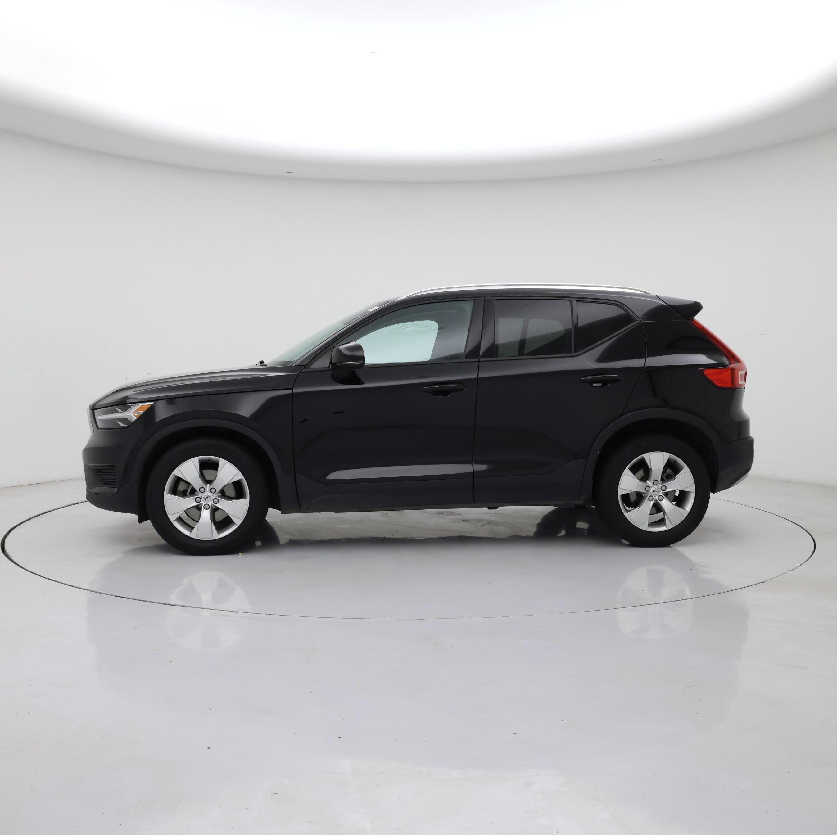 Thumbnail: 2020 Volvo XC40 - 3