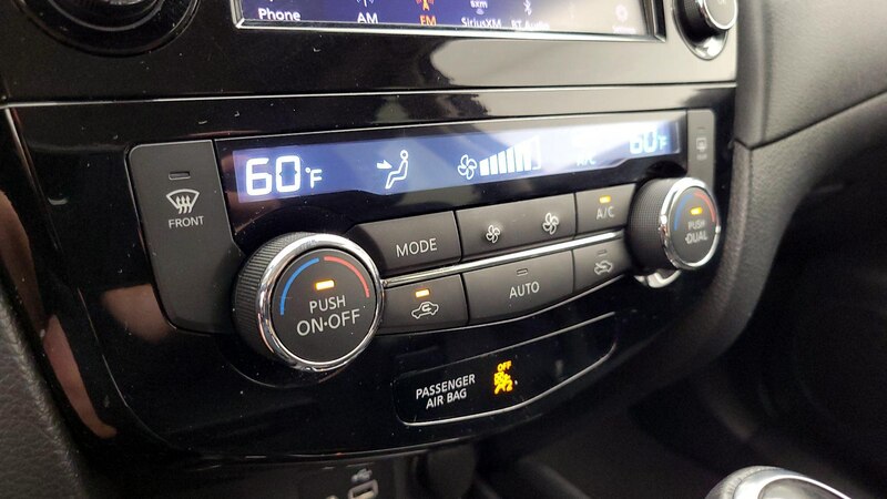 2019 Nissan Rogue SV 16
