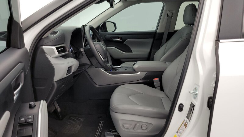 2023 Toyota Highlander XLE 11