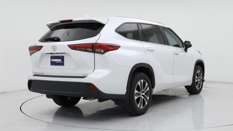 2023 Toyota Highlander XLE 8