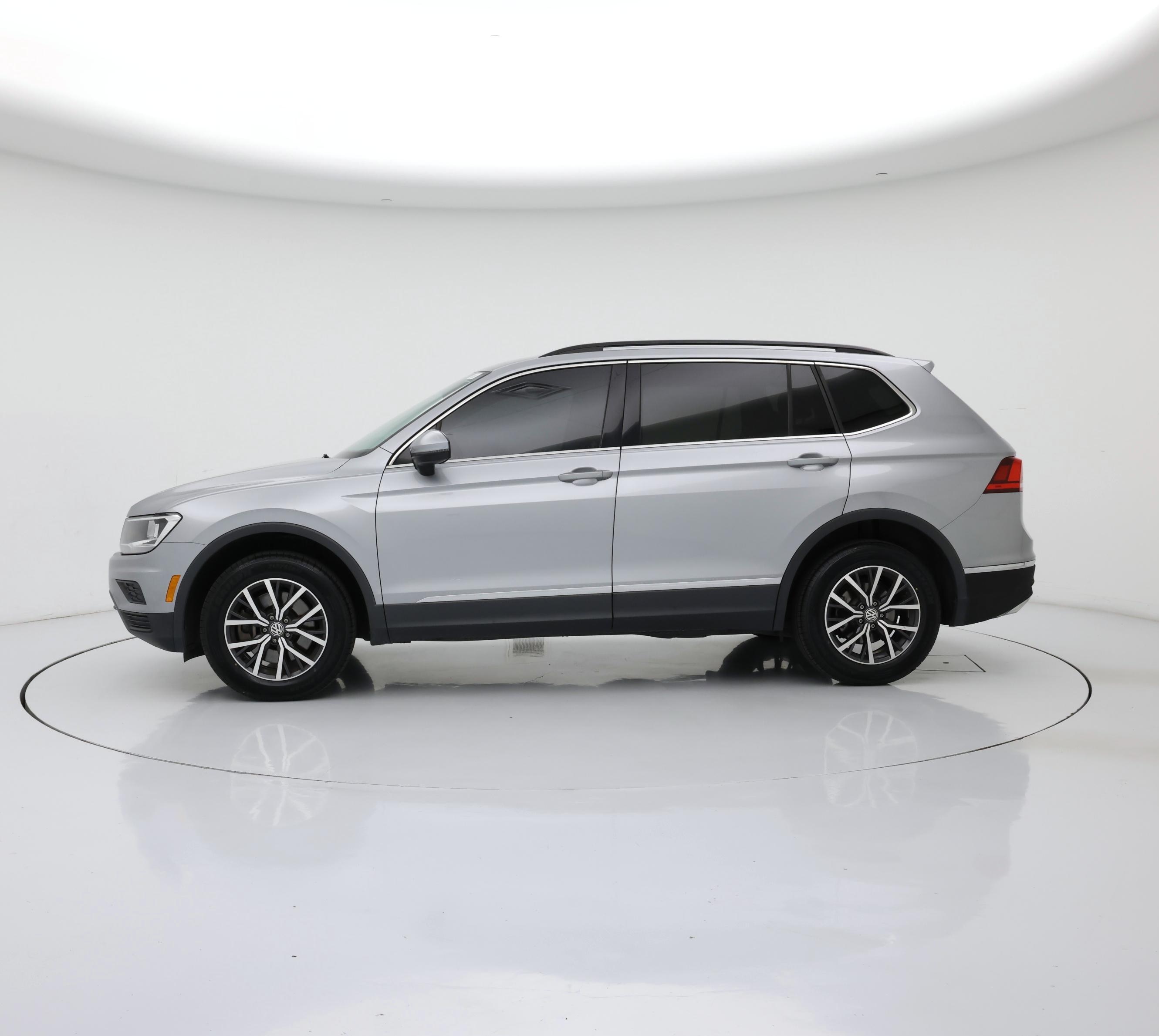 Thumbnail: 2020 Volkswagen Tiguan - 3