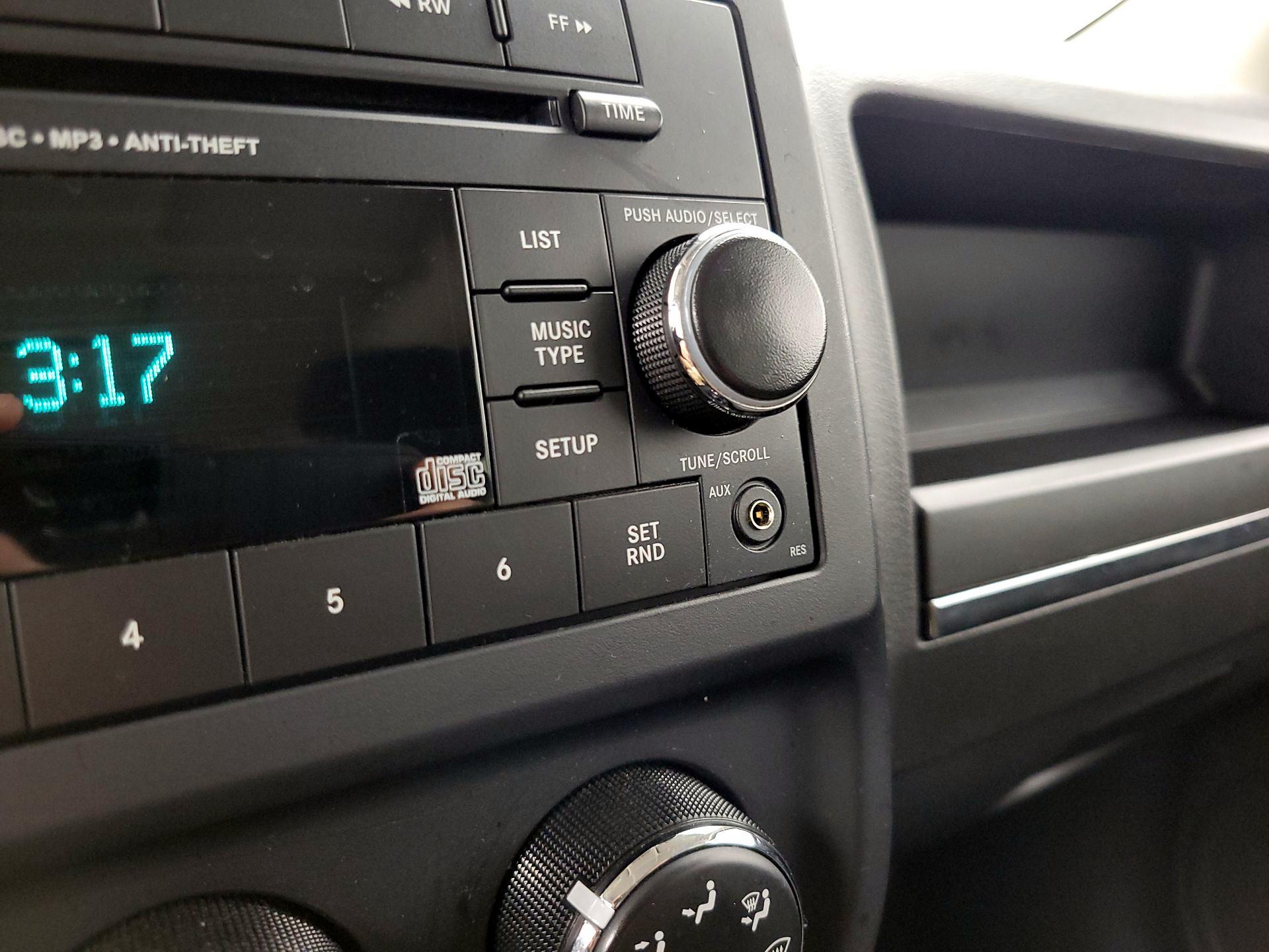 Thumbnail: 2016 Jeep Patriot - 16