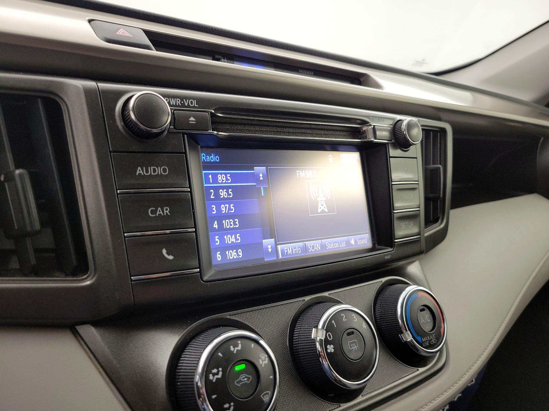 Thumbnail: 2014 Toyota RAV4 - 15