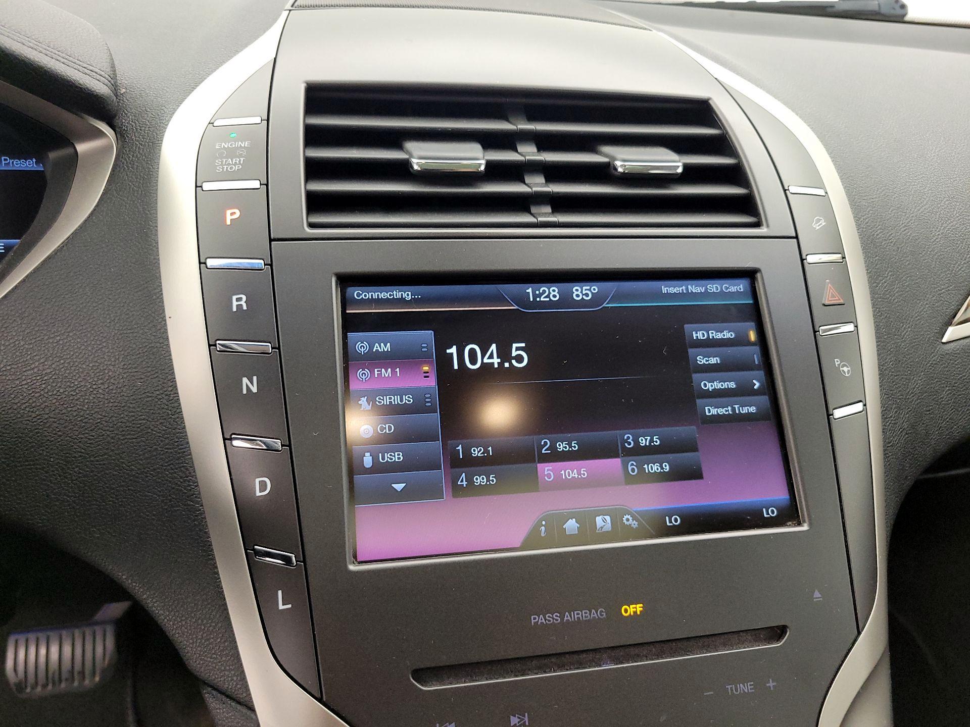 Thumbnail: 2015 Lincoln MKZ - 15