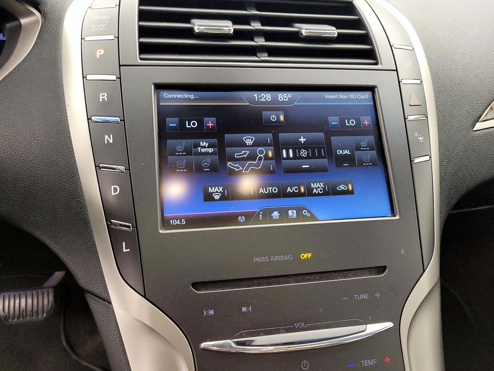 Thumbnail: 2015 Lincoln MKZ - 16