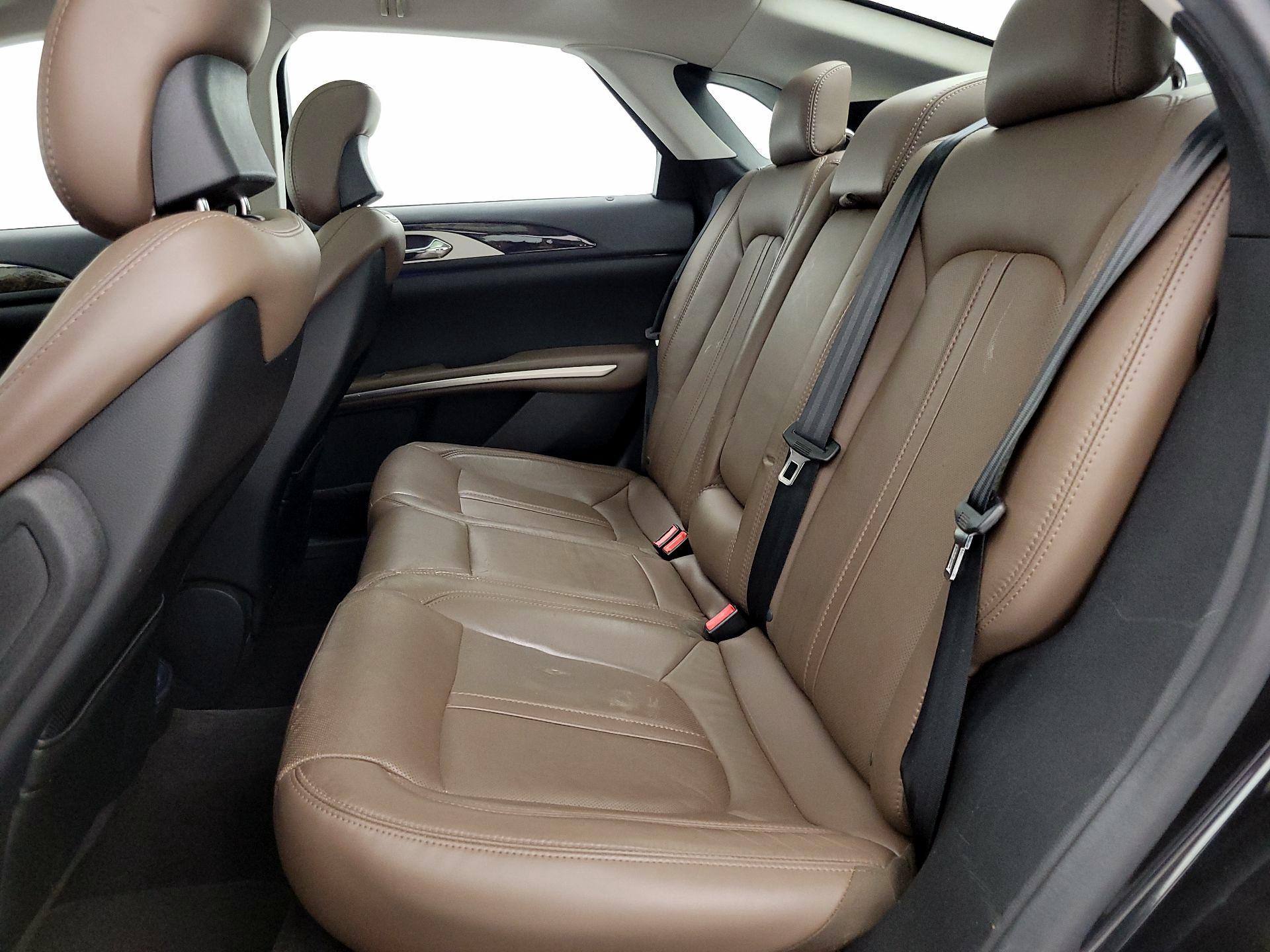 Thumbnail: 2015 Lincoln MKZ - 20