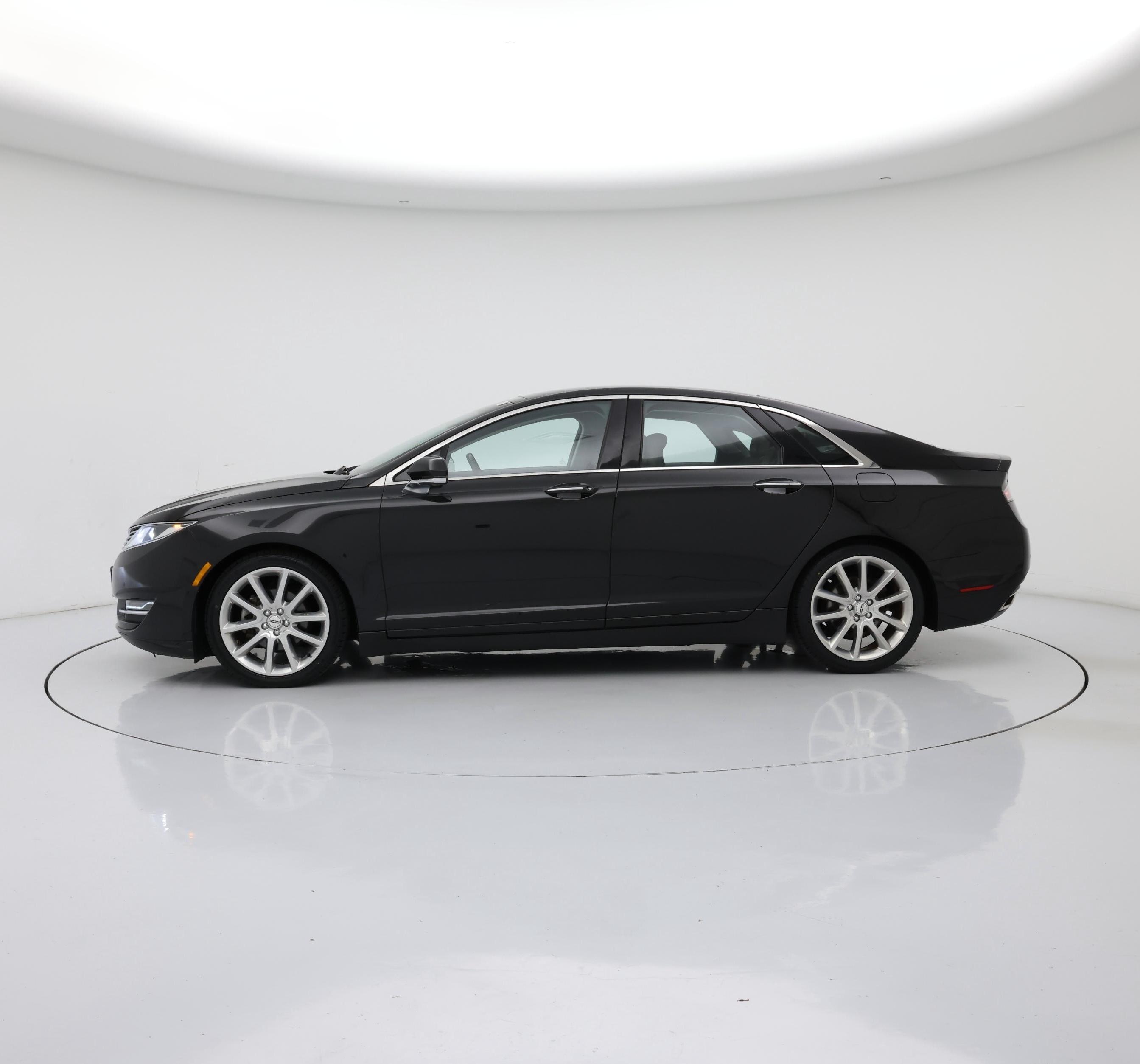 Thumbnail: 2015 Lincoln MKZ - 3