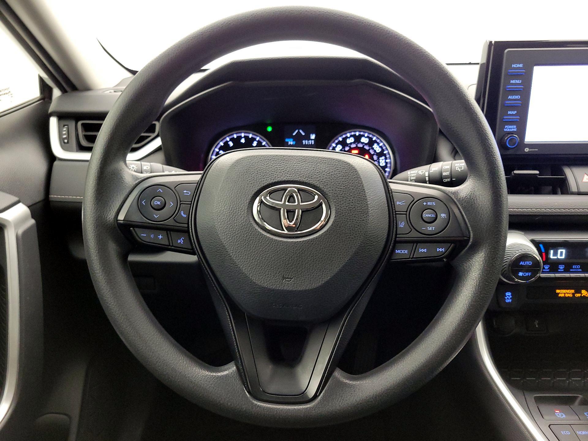 Thumbnail: 2020 Toyota RAV4 - 10