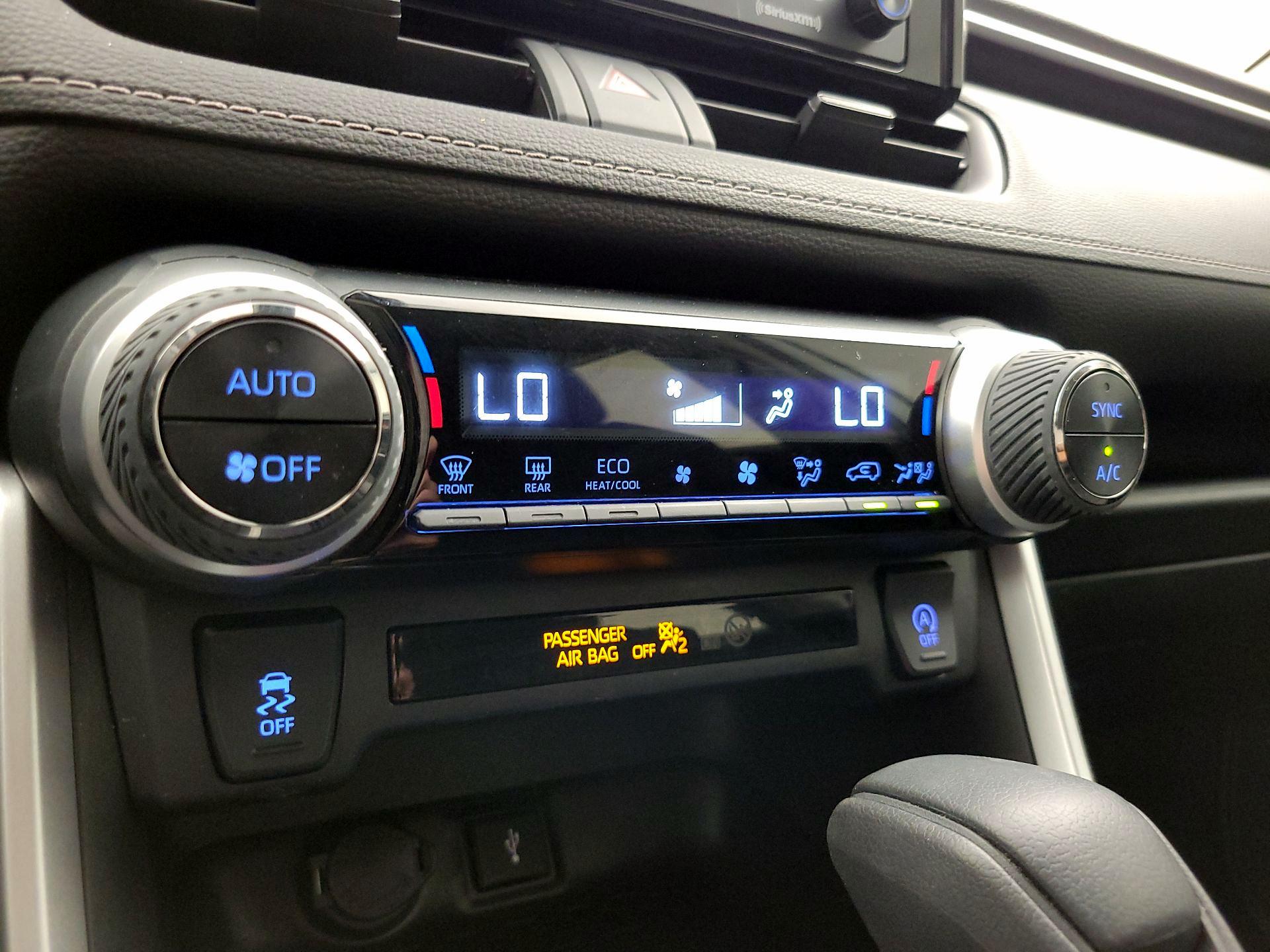 Thumbnail: 2020 Toyota RAV4 - 16