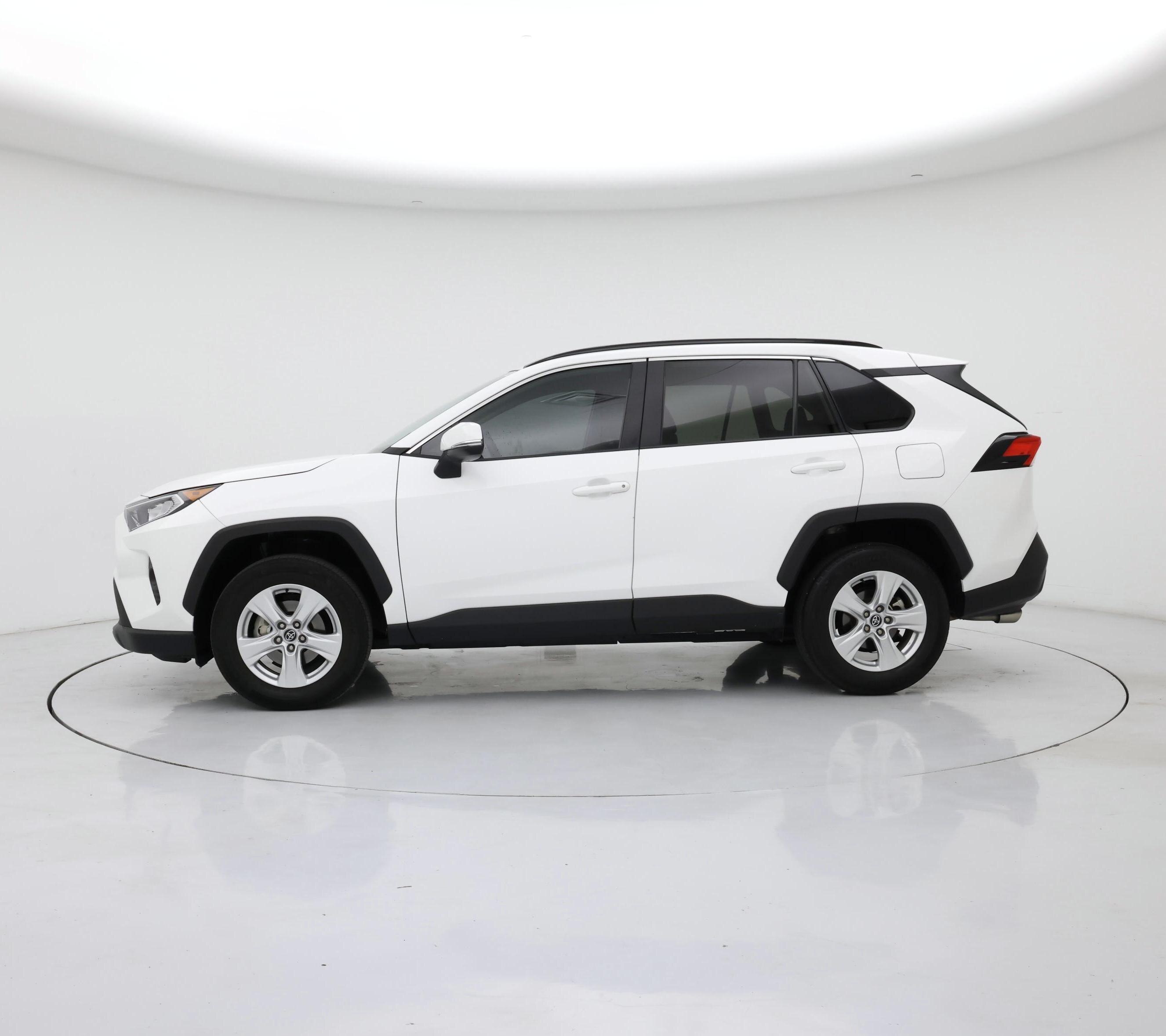 Thumbnail: 2020 Toyota RAV4 - 3