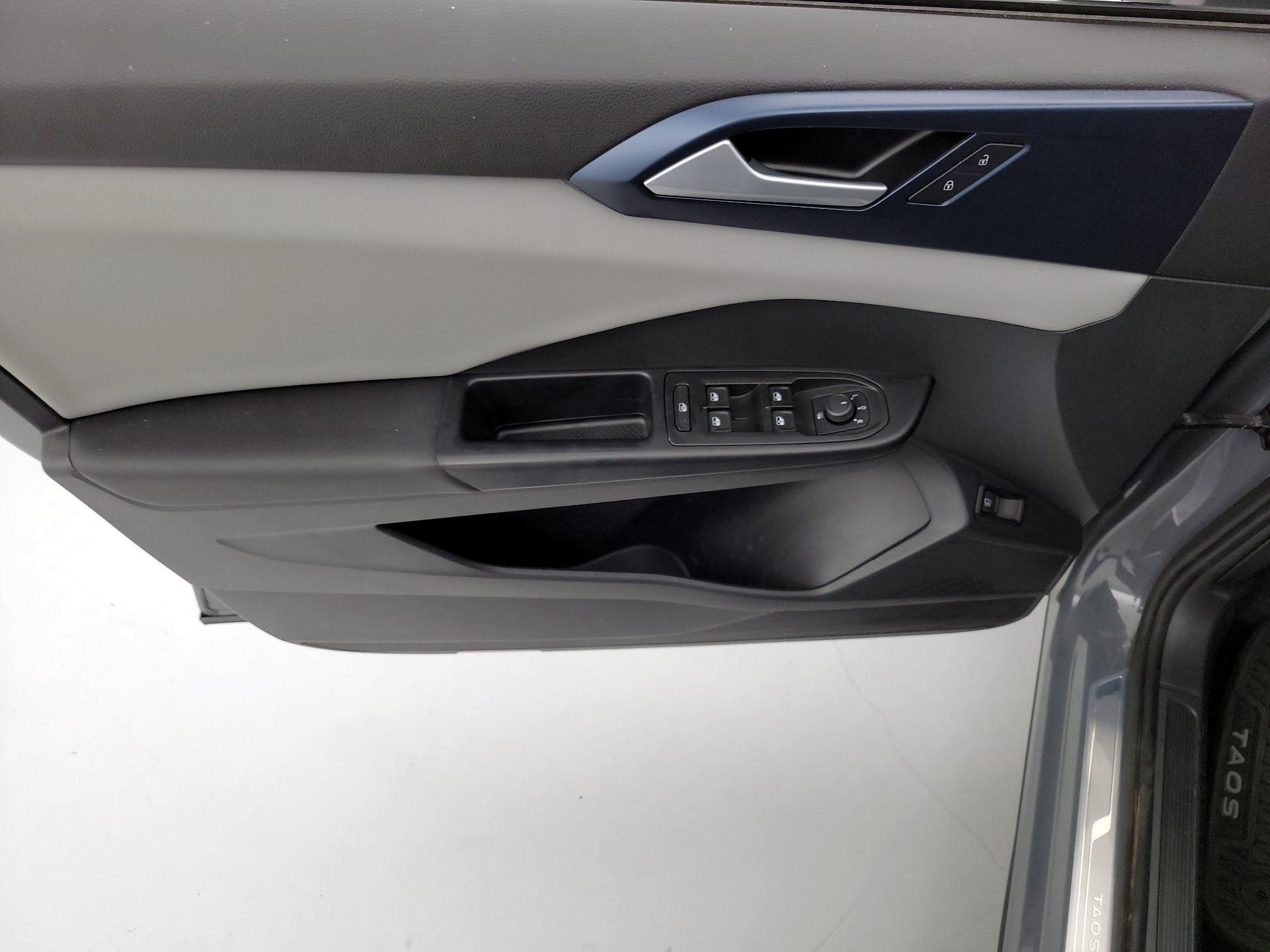 Thumbnail: 2023 Volkswagen Taos - 12