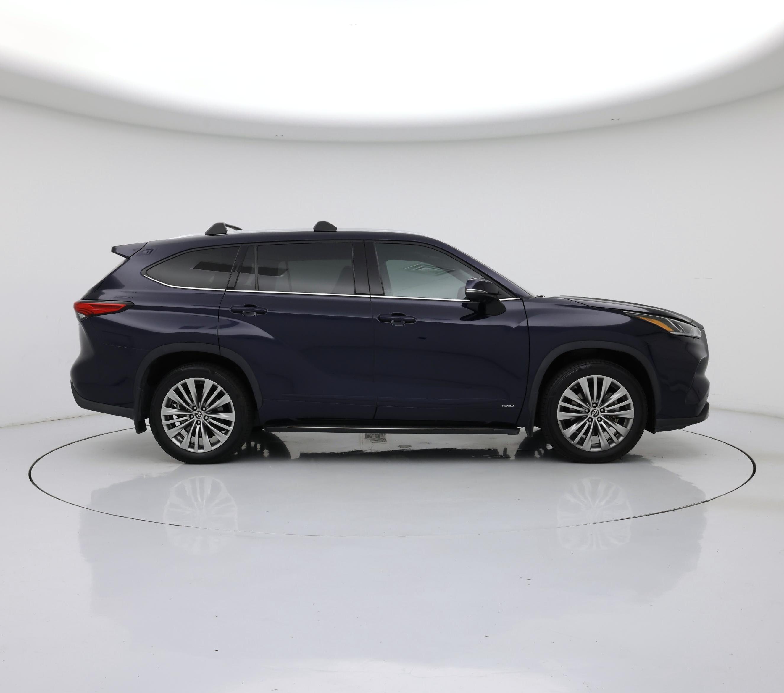 Thumbnail: 2022 Toyota Highlander - 7