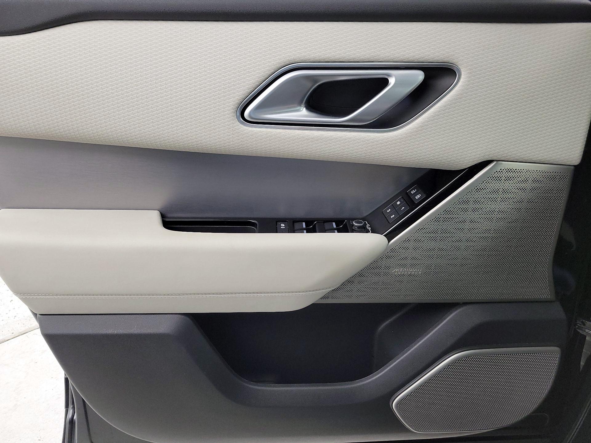 Thumbnail: 2022 Land Rover Range Rover Velar - 12