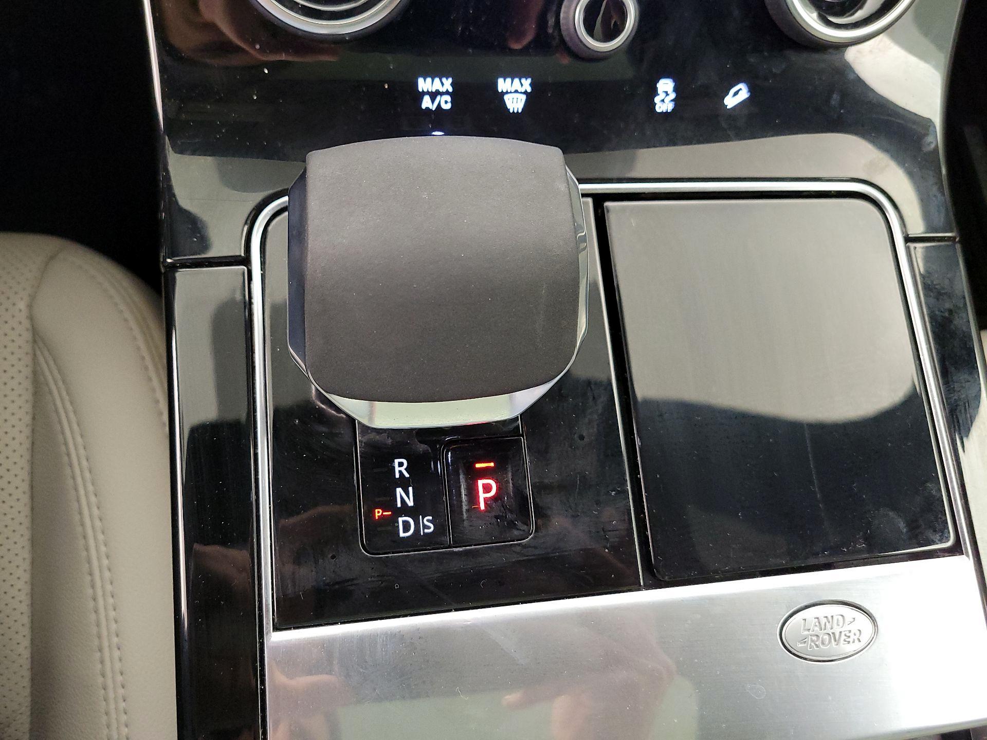 Thumbnail: 2022 Land Rover Range Rover Velar - 18
