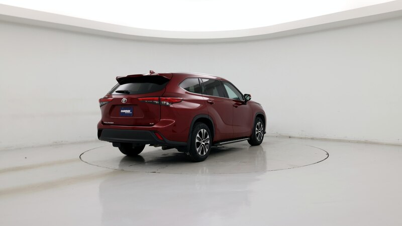 2022 Toyota Highlander XLE 8