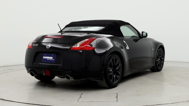 2017 Nissan Z Sport 8