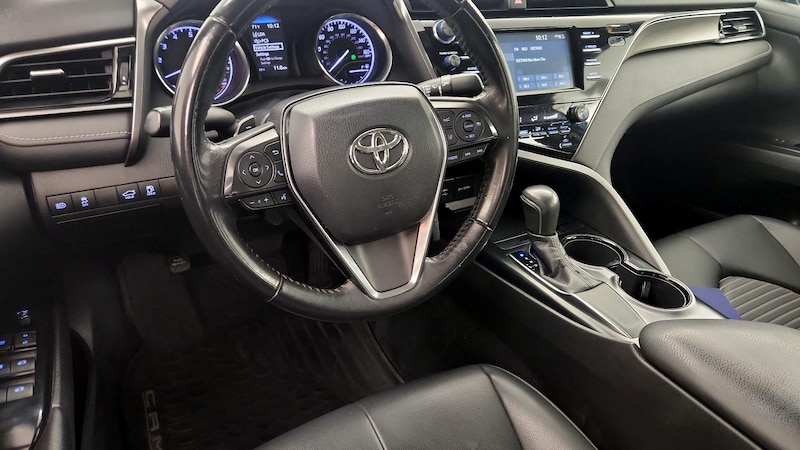 2019 Toyota Camry SE 9