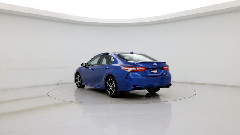 2019 Toyota Camry SE 2