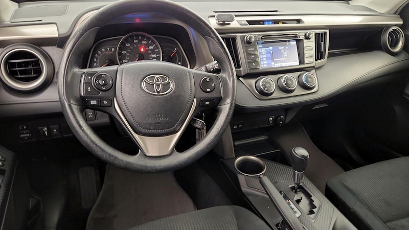 2015 Toyota RAV4 LE 9