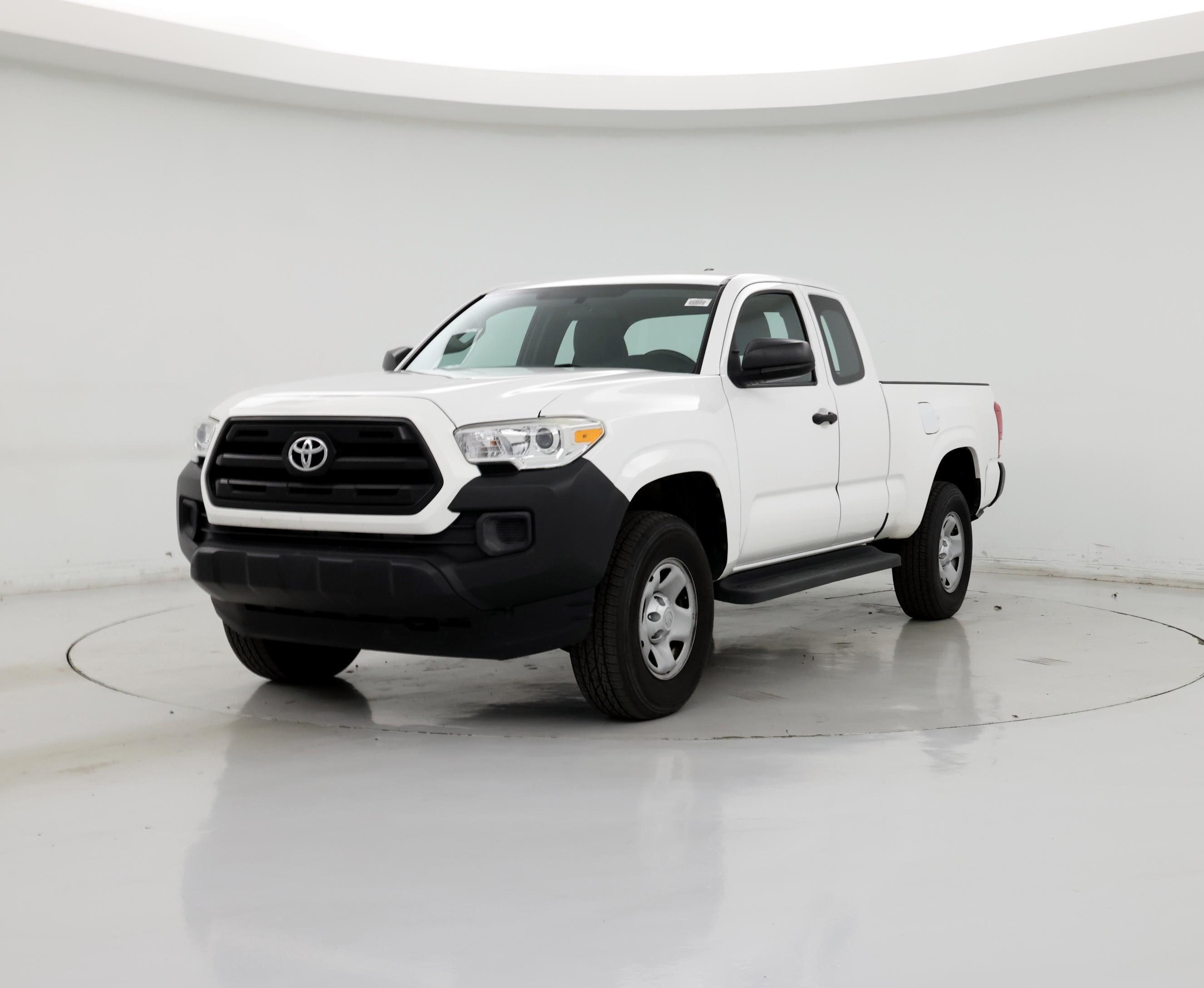 Thumbnail: 2017 Toyota Tacoma - 4
