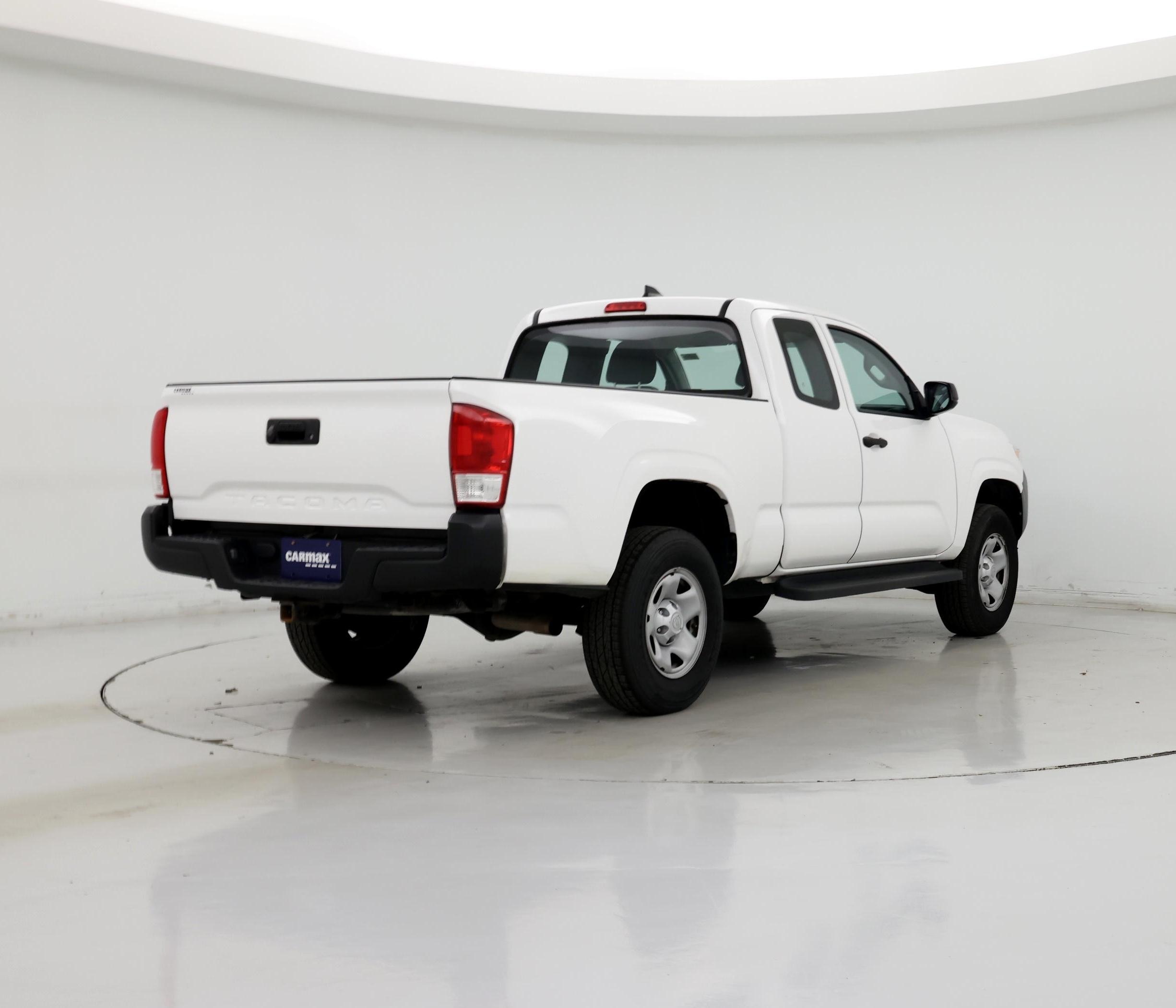 Thumbnail: 2017 Toyota Tacoma - 8