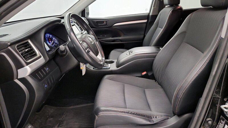 2014 Toyota Highlander Plus 11