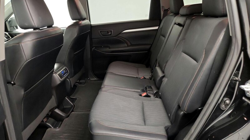 2014 Toyota Highlander Plus 19