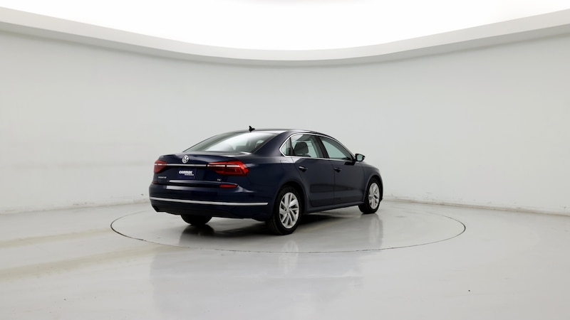 2018 Volkswagen Passat SE 8