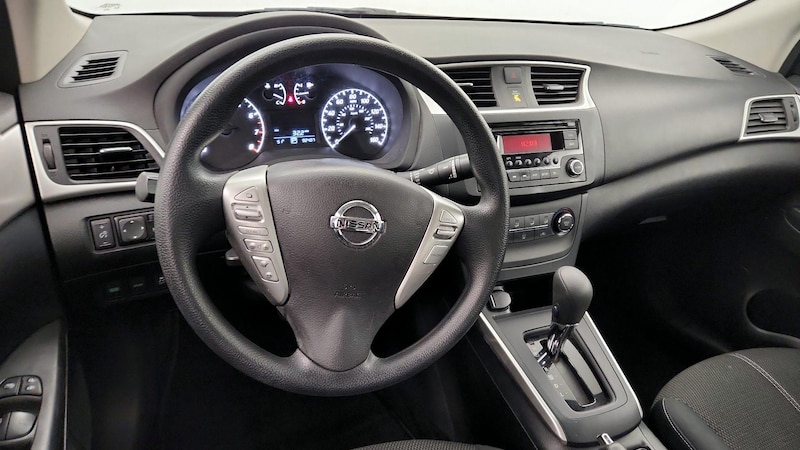 2016 Nissan Sentra S 9