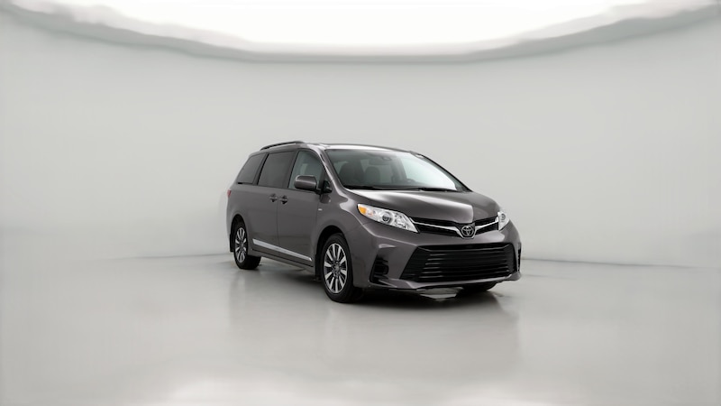 2020 Toyota Sienna LE Hero Image