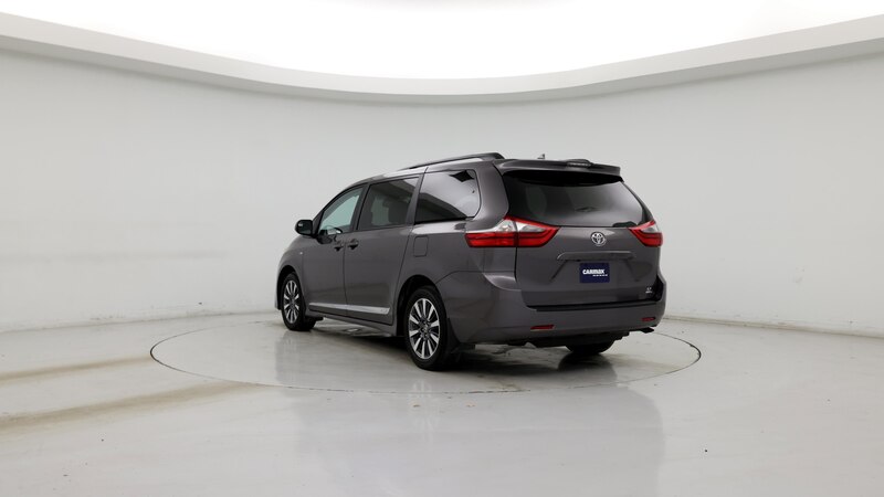 2020 Toyota Sienna LE 2