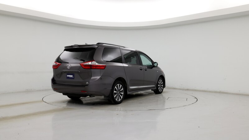 2020 Toyota Sienna LE 8