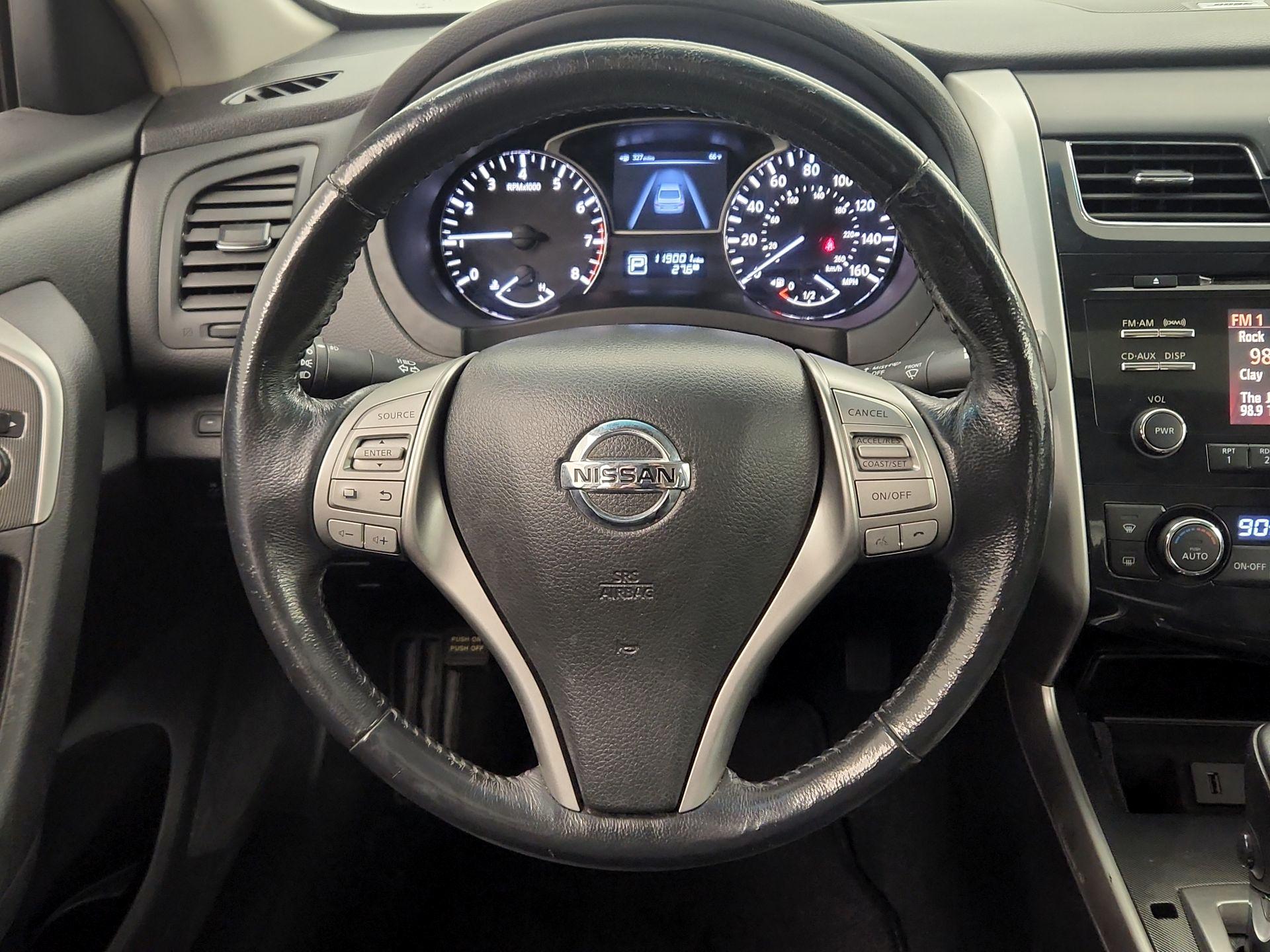 Thumbnail: 2013 Nissan Altima - 10