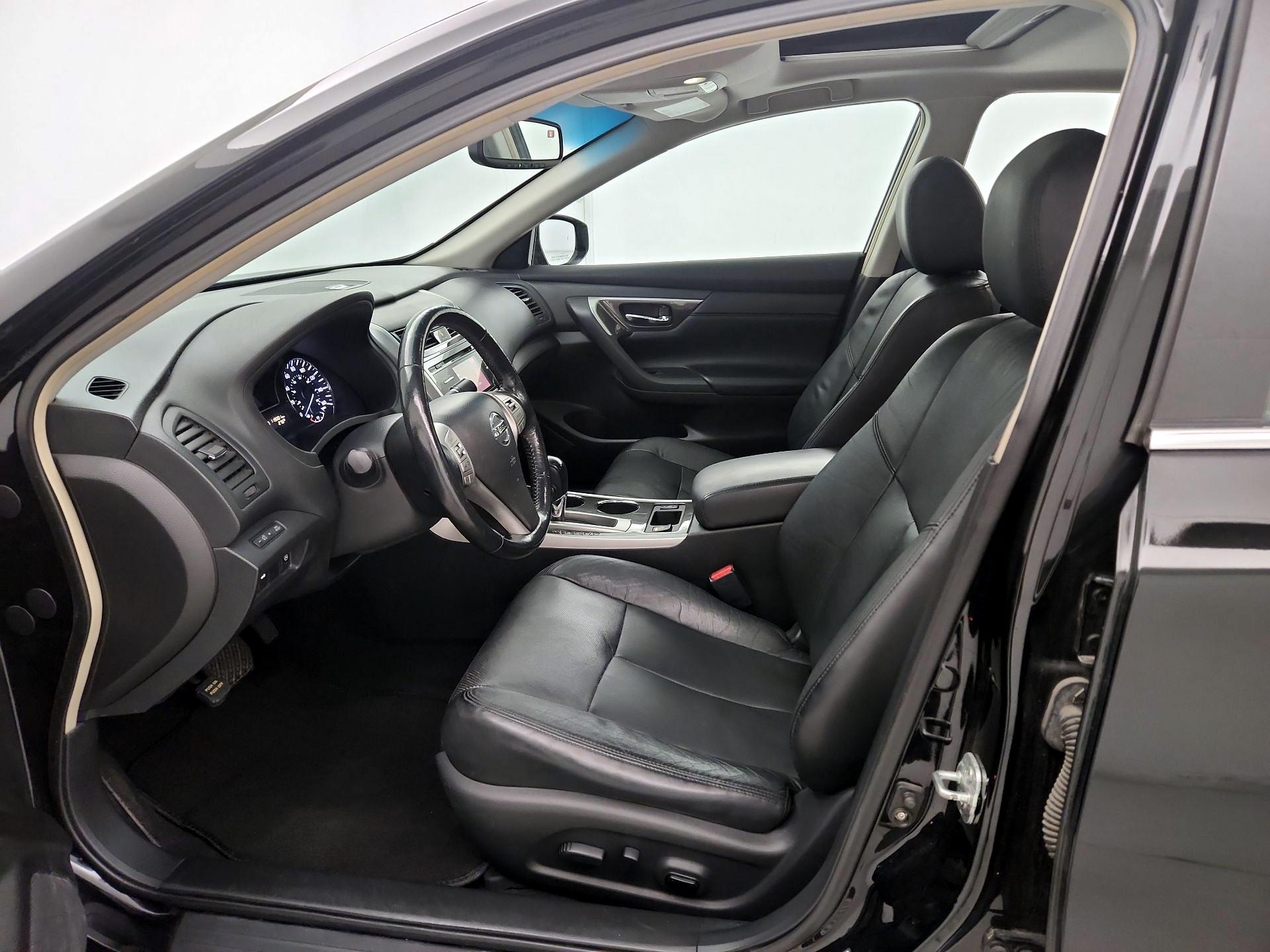 Thumbnail: 2013 Nissan Altima - 11