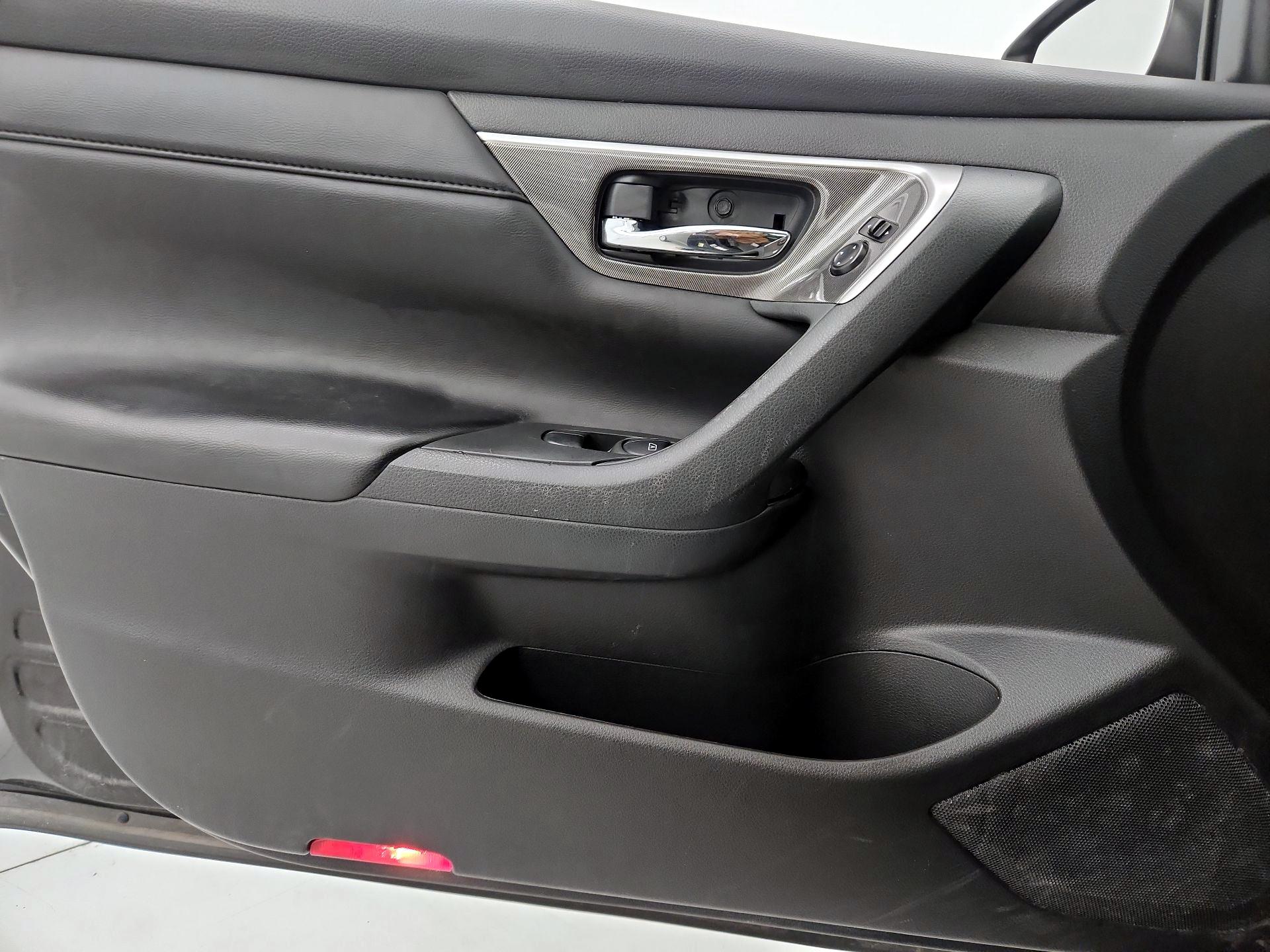Thumbnail: 2013 Nissan Altima - 12
