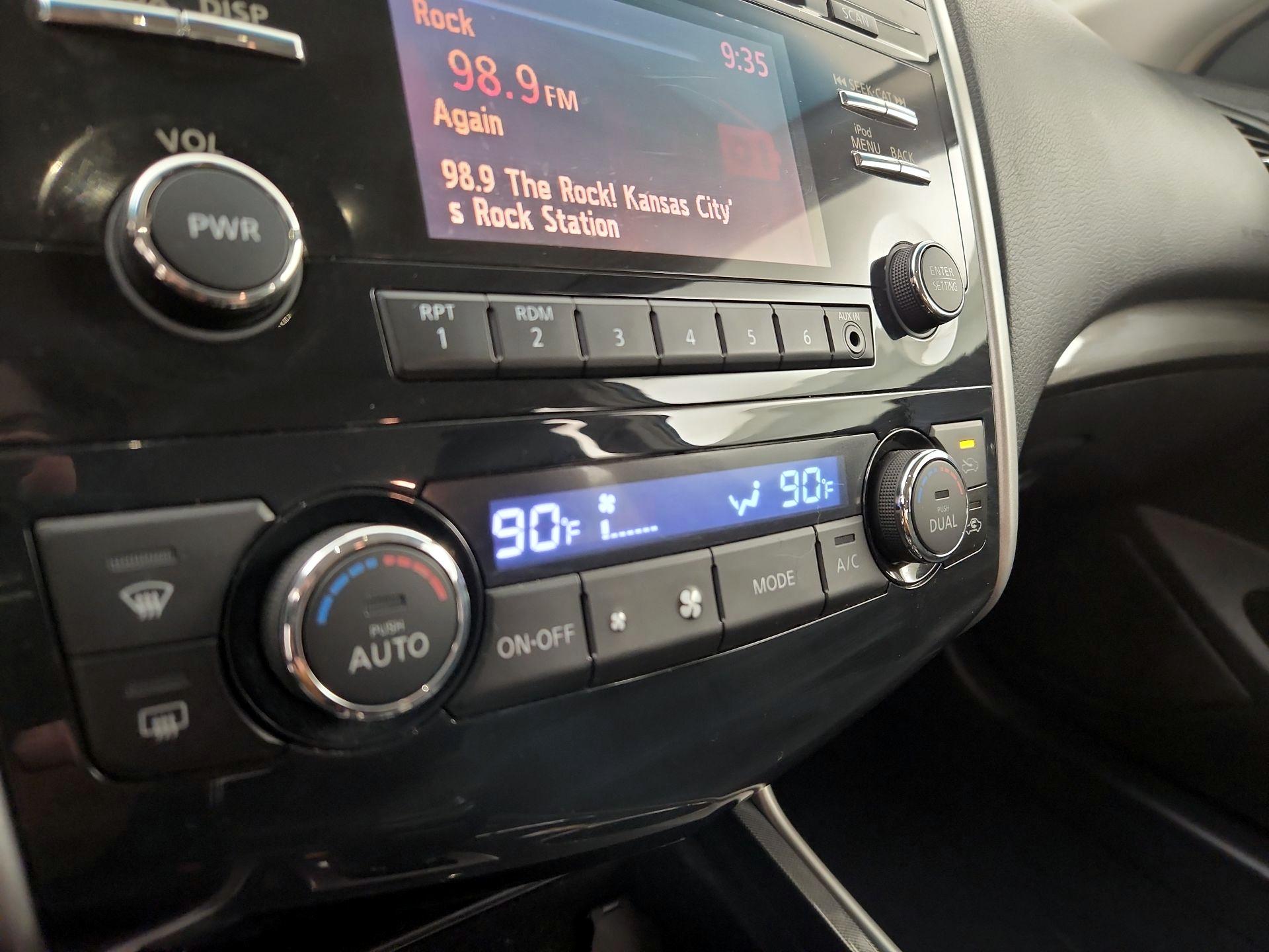 Thumbnail: 2013 Nissan Altima - 16