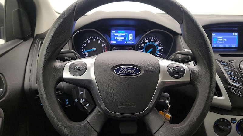 2014 Ford Focus SE 10