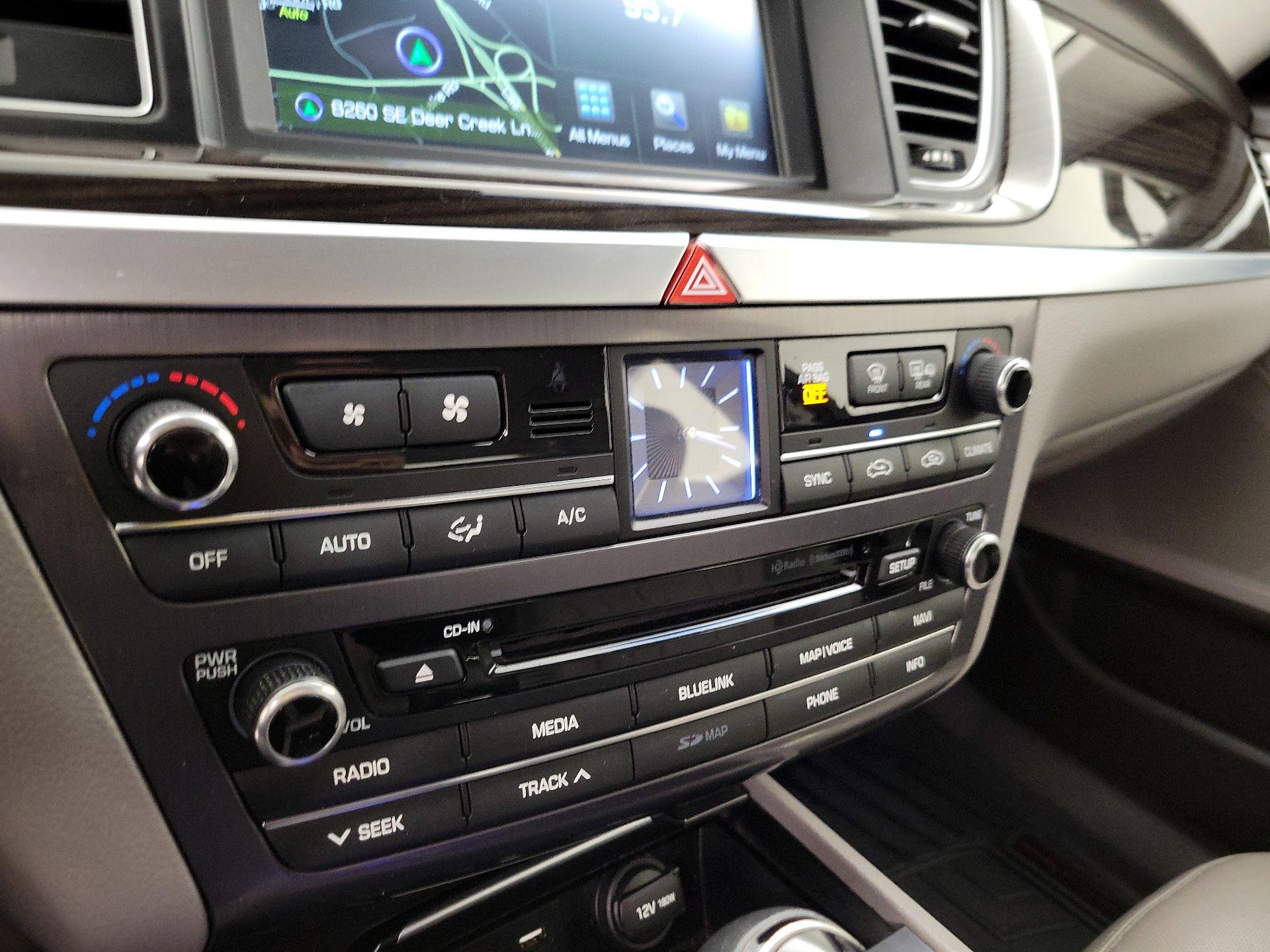 Thumbnail: 2015 Hyundai Genesis - 17