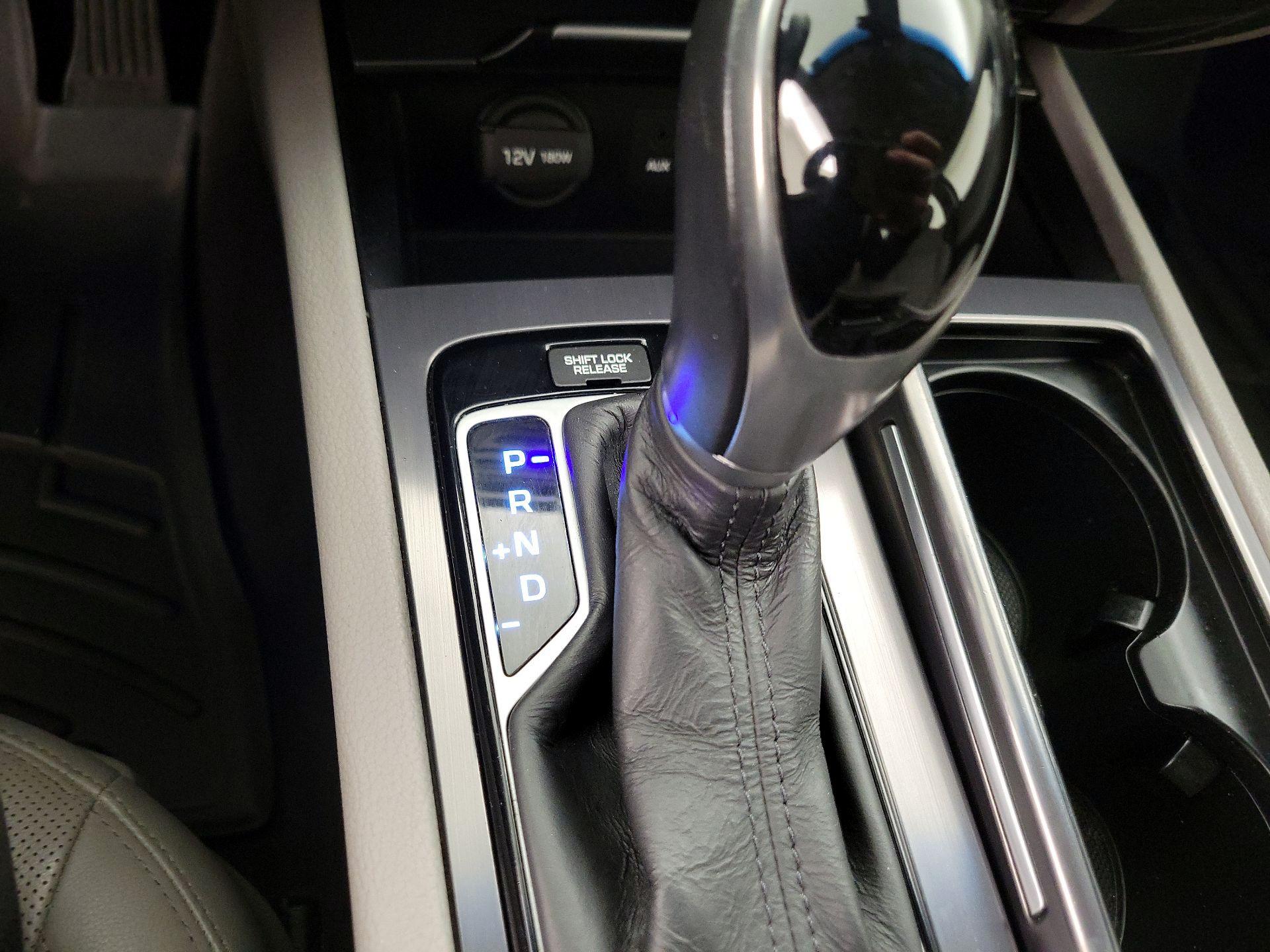 Thumbnail: 2015 Hyundai Genesis - 18